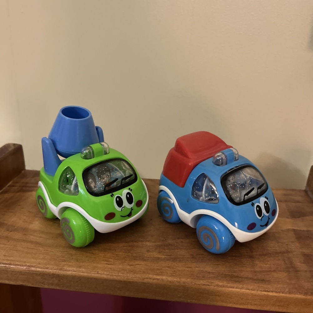 2 pc Chunky Hard Plastic Hobby Lobby Cartoon Character‎ Construction Toy Cars